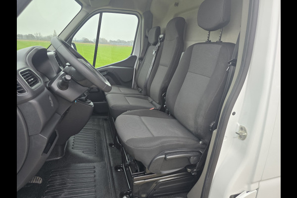 Renault Master T33 2.3 dCi 135 L2 H2 Comfort 135 Pk - Euro 6 - Airco - Cruise Control