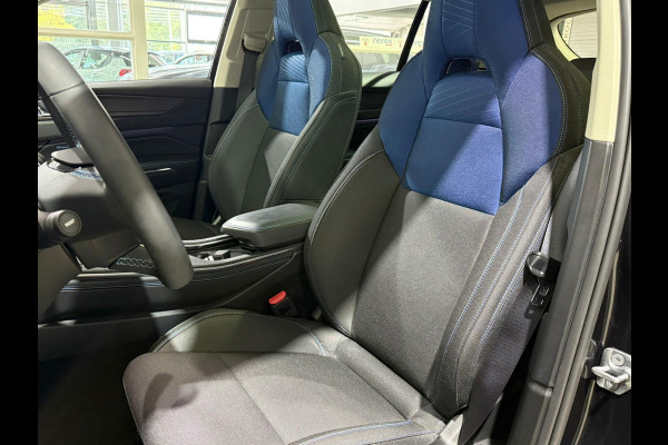 Lynk & Co 01 1.5 Mild Hybride/PANO/ACC/CAMERA/BLIS/APPLE-CARPLAY