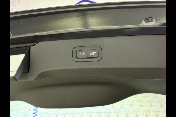 Lynk & Co 01 1.5 Mild Hybride/PANO/ACC/CAMERA/BLIS/APPLE-CARPLAY