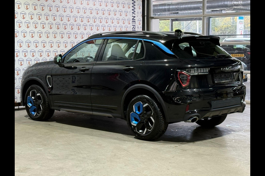 Lynk & Co 01 1.5 Mild Hybride/PANO/ACC/CAMERA/BLIS/APPLE-CARPLAY