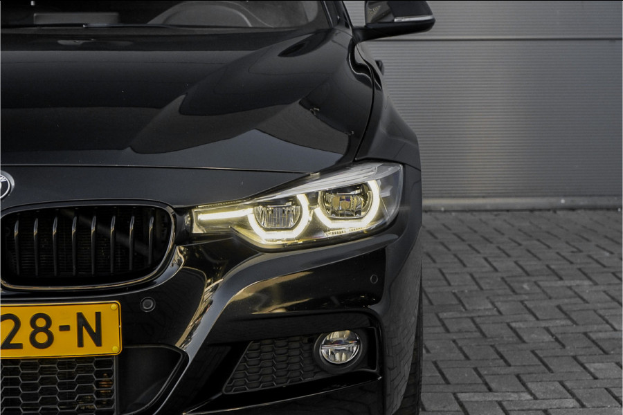 BMW 3 Serie Touring 320i Edition M Sport Shadow Pano Navi Pro Camera 19"
