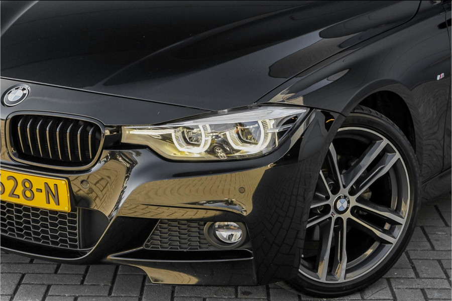 BMW 3 Serie Touring 320i Edition M Sport Shadow Pano Navi Pro Camera 19"