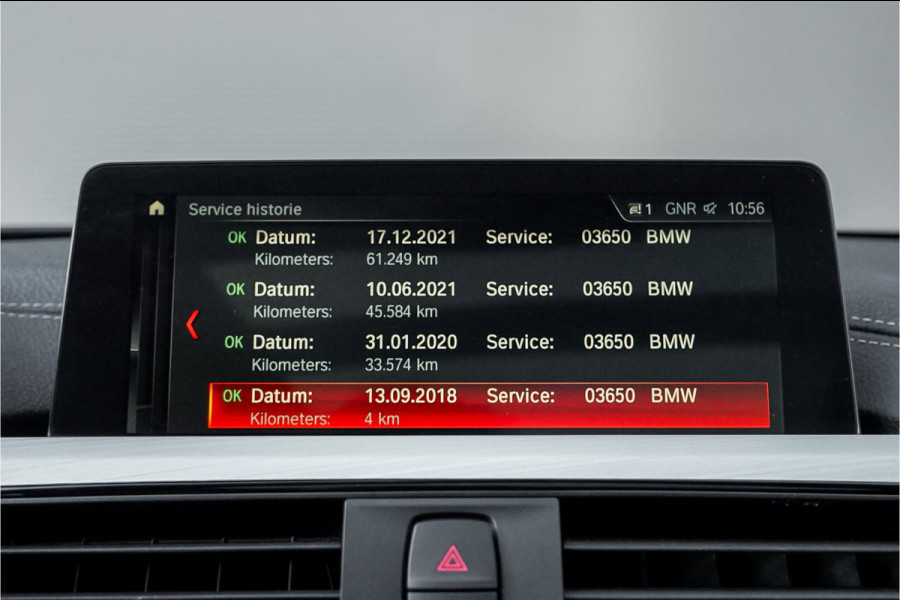 BMW 3 Serie Touring 320i Edition M Sport Shadow Pano Navi Pro Camera 19"
