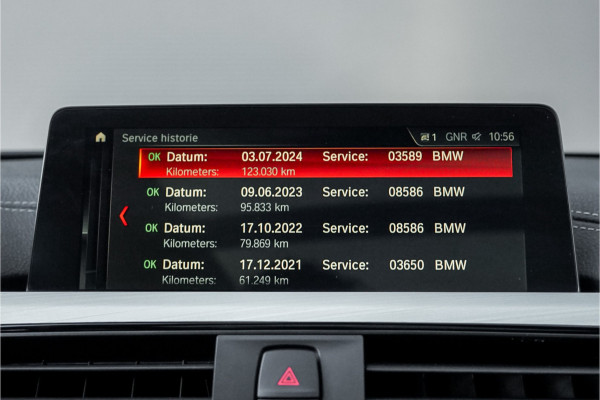 BMW 3 Serie Touring 320i Edition M Sport Shadow Pano Navi Pro Camera 19"