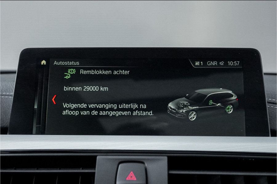 BMW 3 Serie Touring 320i Edition M Sport Shadow Pano Navi Pro Camera 19"