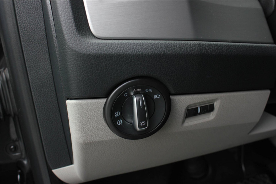 Volkswagen Transporter 2.0 TDI L2H1 DC 150PK JB- EDTION / LEDEREN BEKLEDING / TREKHAAK / APPLE CARPLAY / AIRCO / NAVIGATIE / FULL