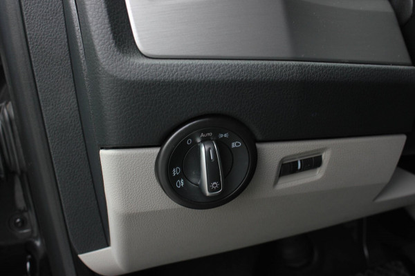 Volkswagen Transporter 2.0 TDI L2H1 DC 150PK JB- EDTION / LEDEREN BEKLEDING / TREKHAAK / APPLE CARPLAY / AIRCO / NAVIGATIE / FULL