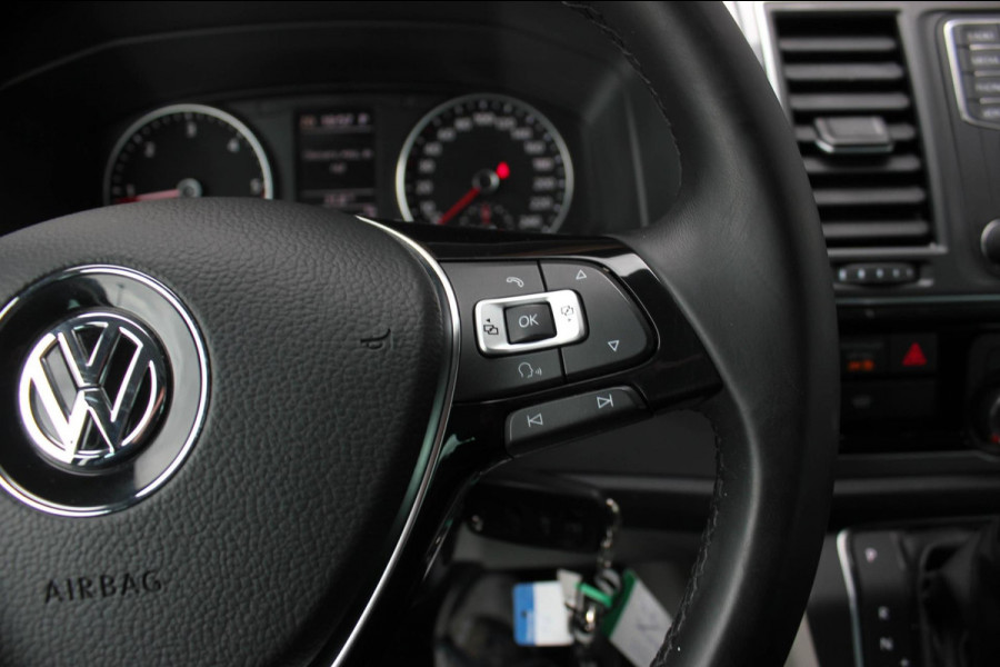 Volkswagen Transporter 2.0 TDI L2H1 DC 150PK JB- EDTION / LEDEREN BEKLEDING / TREKHAAK / APPLE CARPLAY / AIRCO / NAVIGATIE / FULL