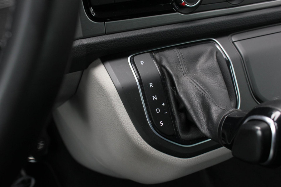 Volkswagen Transporter 2.0 TDI L2H1 DC 150PK JB- EDTION / LEDEREN BEKLEDING / TREKHAAK / APPLE CARPLAY / AIRCO / NAVIGATIE / FULL