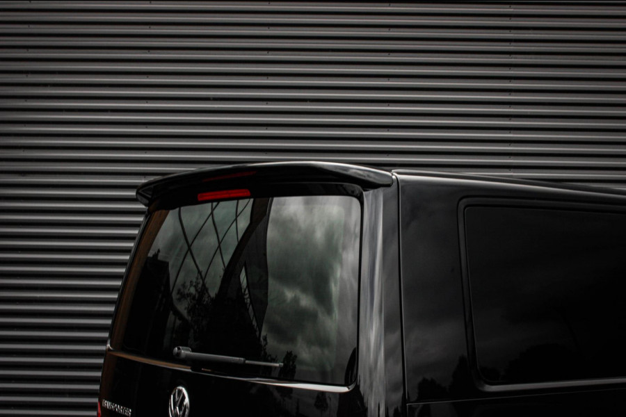 Volkswagen Transporter 2.0 TDI L2H1 DC 150PK JB- EDTION / LEDEREN BEKLEDING / TREKHAAK / APPLE CARPLAY / AIRCO / NAVIGATIE / FULL