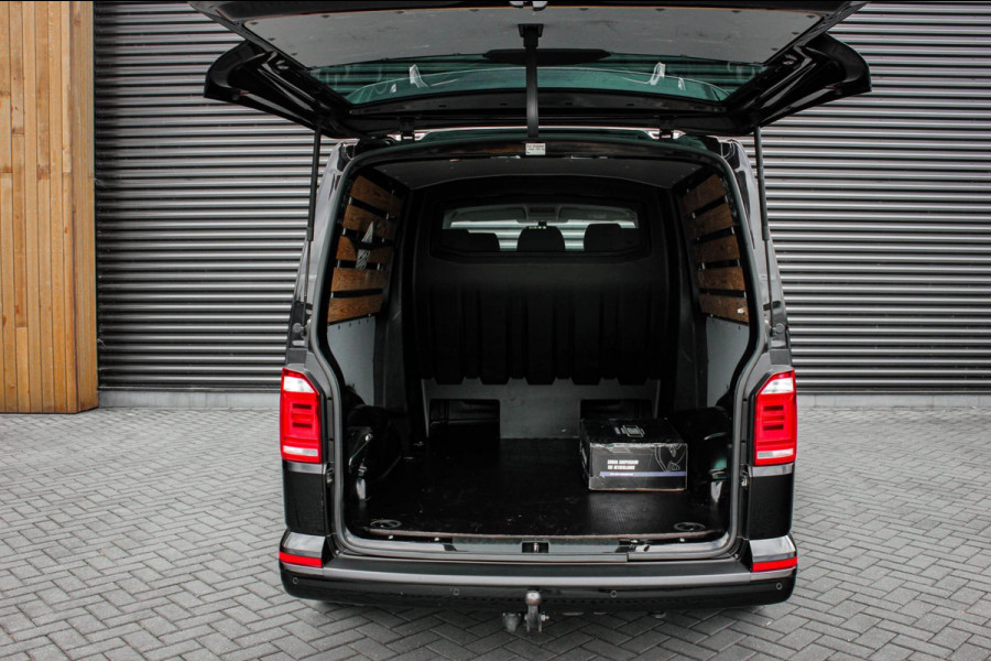 Volkswagen Transporter 2.0 TDI L2H1 DC 150PK JB- EDTION / LEDEREN BEKLEDING / TREKHAAK / APPLE CARPLAY / AIRCO / NAVIGATIE / FULL