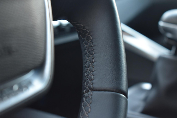 Peugeot 3008 1.2 PureTech 130PK Allure | Carplay | Camera | 19 inch. | Incl. garantie