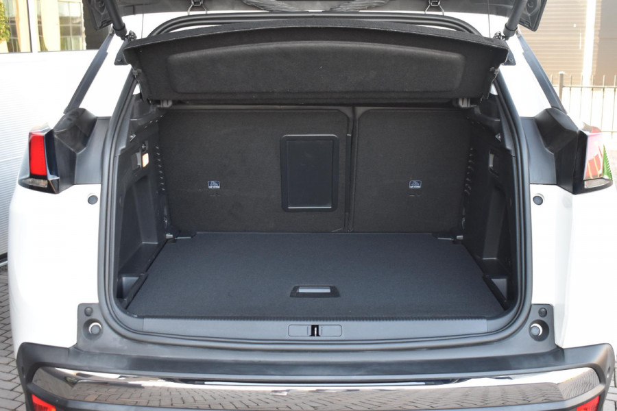 Peugeot 3008 1.2 PureTech 130PK Allure | Carplay | Camera | 19 inch. | Incl. garantie