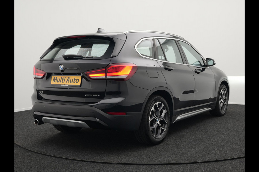 BMW X1 xDrive25e X Line Plug In Hybrid 221pk Dealer O.H. PHEV | Sportstoelen Verwarmd | Adaptive Cruise | Navigatie | Sfeerverlichting | Climate Control | DAB | LED Koplampen | L.M. 18" |