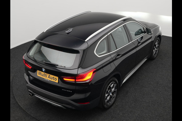 BMW X1 xDrive25e X Line Plug In Hybrid 221pk Dealer O.H. PHEV | Sportstoelen Verwarmd | Adaptive Cruise | Navigatie | Sfeerverlichting | Climate Control | DAB | LED Koplampen | L.M. 18" |