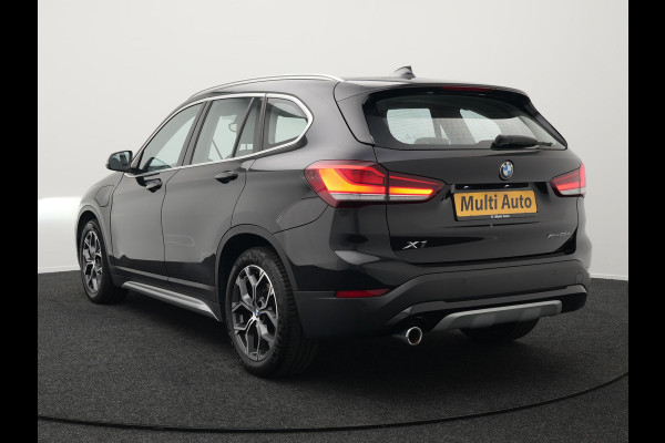 BMW X1 xDrive25e X Line Plug In Hybrid 221pk Dealer O.H. PHEV | Sportstoelen Verwarmd | Adaptive Cruise | Navigatie | Sfeerverlichting | Climate Control | DAB | LED Koplampen | L.M. 18" |