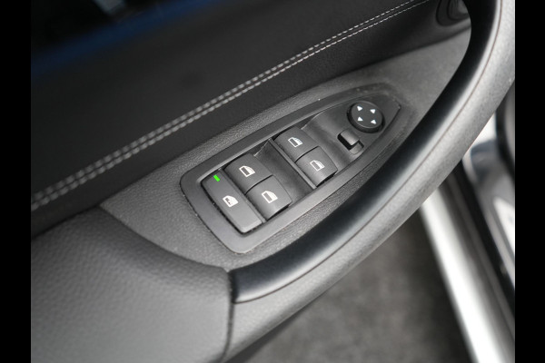 BMW X1 xDrive25e X Line Plug In Hybrid 221pk Dealer O.H. PHEV | Sportstoelen Verwarmd | Adaptive Cruise | Navigatie | Sfeerverlichting | Climate Control | DAB | LED Koplampen | L.M. 18" |