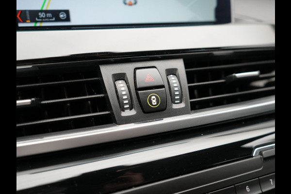 BMW X1 xDrive25e X Line Plug In Hybrid 221pk Dealer O.H. PHEV | Sportstoelen Verwarmd | Adaptive Cruise | Navigatie | Sfeerverlichting | Climate Control | DAB | LED Koplampen | L.M. 18" |