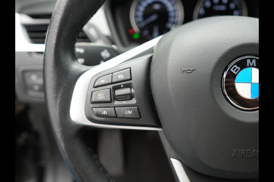 BMW X1 xDrive25e X Line Plug In Hybrid 221pk Dealer O.H. PHEV | Sportstoelen Verwarmd | Adaptive Cruise | Navigatie | Sfeerverlichting | Climate Control | DAB | LED Koplampen | L.M. 18" |