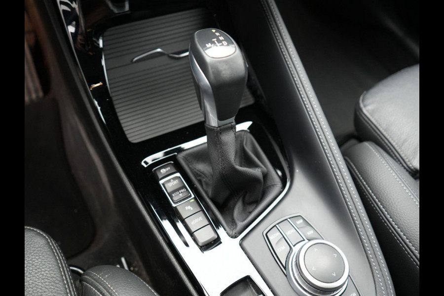 BMW X1 xDrive25e X Line Plug In Hybrid 221pk Dealer O.H. PHEV | Sportstoelen Verwarmd | Adaptive Cruise | Navigatie | Sfeerverlichting | Climate Control | DAB | LED Koplampen | L.M. 18" |