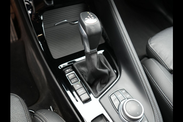BMW X1 xDrive25e X Line Plug In Hybrid 221pk Dealer O.H. PHEV | Sportstoelen Verwarmd | Adaptive Cruise | Navigatie | Sfeerverlichting | Climate Control | DAB | LED Koplampen | L.M. 18" |