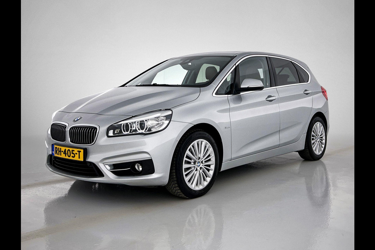 BMW 2 Serie Active Tourer 218i High Executive Automaat (PANORAMADAK, STOELVERWARMING, HEAD-UP, CAMERA, DEALER ONDERHOUDEN) BMW 2 Serie Active Tourer 218i High Executive Automaat (PANORAMADAK, STOELVERWARMING, HEAD-UP, CAMERA, DEALER ONDERHOUDEN)