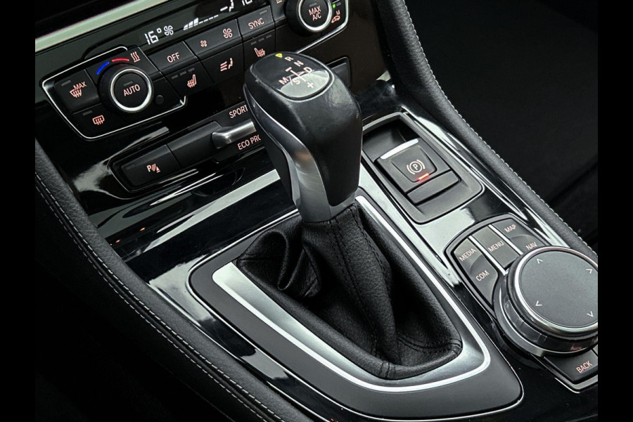 BMW 2 Serie Active Tourer 218i High Executive Automaat (PANORAMADAK, STOELVERWARMING, HEAD-UP, CAMERA, DEALER ONDERHOUDEN)