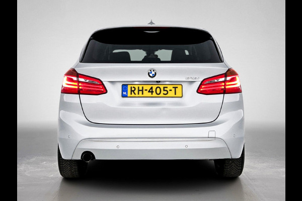 BMW 2 Serie Active Tourer 218i High Executive Automaat (PANORAMADAK, STOELVERWARMING, HEAD-UP, CAMERA, DEALER ONDERHOUDEN)