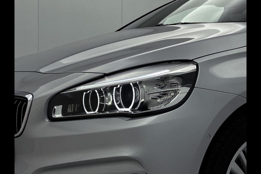 BMW 2 Serie Active Tourer 218i High Executive Automaat (PANORAMADAK, STOELVERWARMING, HEAD-UP, CAMERA, DEALER ONDERHOUDEN)