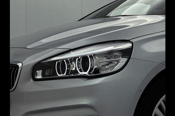 BMW 2 Serie Active Tourer 218i High Executive Automaat (PANORAMADAK, STOELVERWARMING, HEAD-UP, CAMERA, DEALER ONDERHOUDEN)