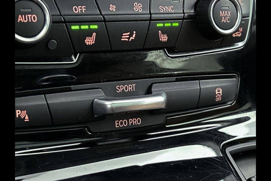 BMW 2 Serie Active Tourer 218i High Executive Automaat (PANORAMADAK, STOELVERWARMING, HEAD-UP, CAMERA, DEALER ONDERHOUDEN)