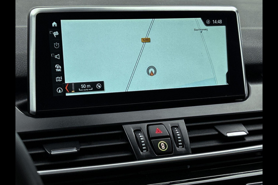 BMW 2 Serie Active Tourer 218i High Executive Automaat (PANORAMADAK, STOELVERWARMING, HEAD-UP, CAMERA, DEALER ONDERHOUDEN)