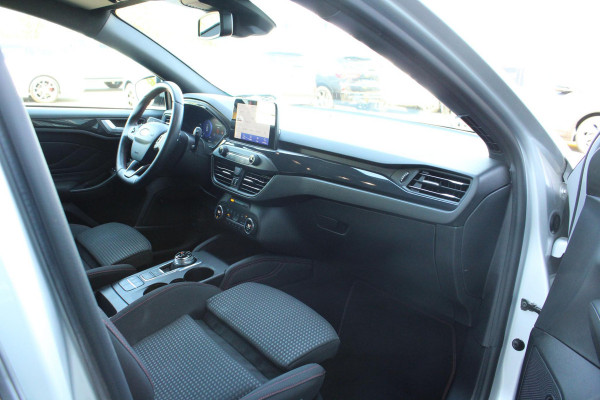 Ford Focus 1.5 EcoBoost ST Line X Business | Full LED | Trekhaak | Winterpack | Cruise Control | Climate Control | Navigatie | B&O Audio |