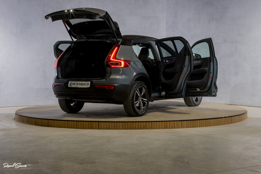 Volvo XC40 2.0 B4 R-Design | Memory | Cruise control | 360 camera | Apple carplay |