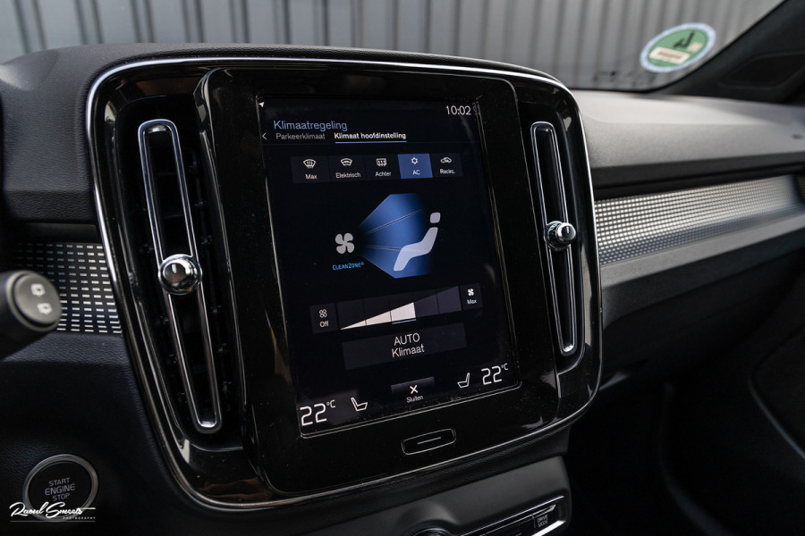 Volvo XC40 2.0 B4 R-Design | Memory | Cruise control | 360 camera | Apple carplay |