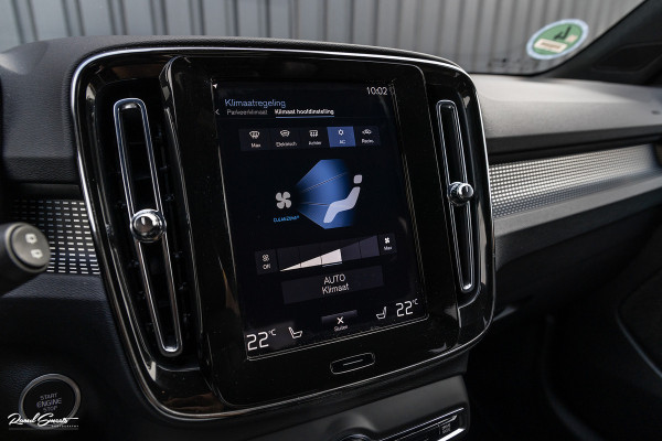 Volvo XC40 2.0 B4 R-Design | Memory | Cruise control | 360 camera | Apple carplay |
