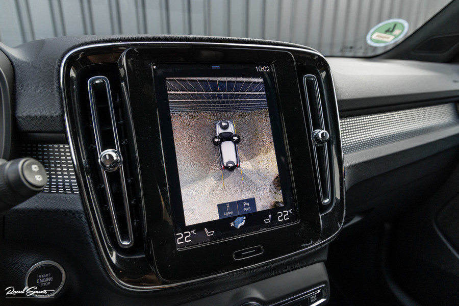 Volvo XC40 2.0 B4 R-Design | Memory | Cruise control | 360 camera | Apple carplay |