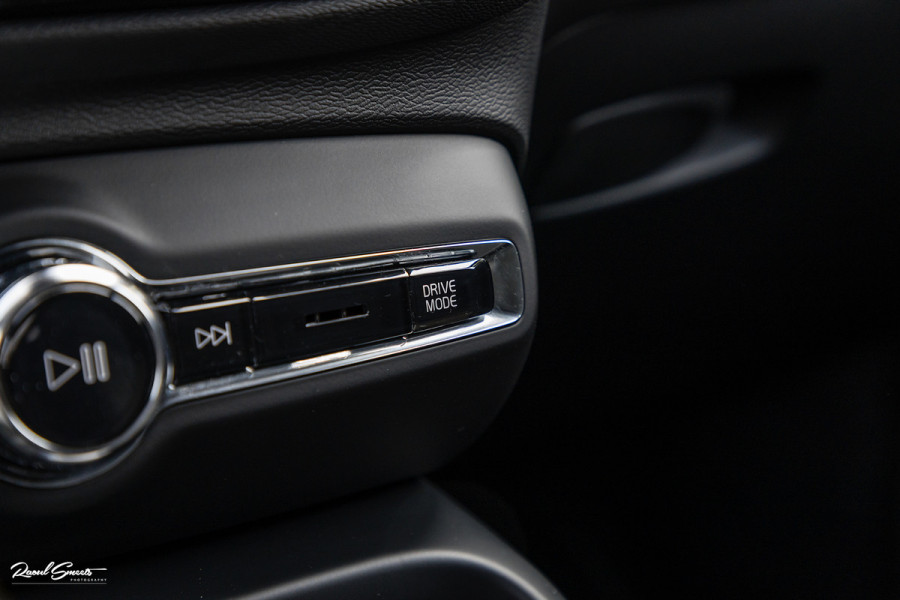 Volvo XC40 2.0 B4 R-Design | Memory | Cruise control | 360 camera | Apple carplay |