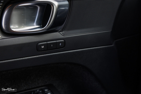 Volvo XC40 2.0 B4 R-Design | Memory | Cruise control | 360 camera | Apple carplay |