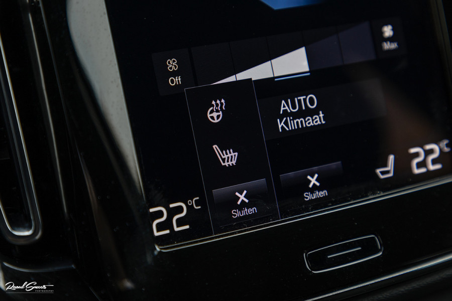 Volvo XC40 2.0 B4 R-Design | Memory | Cruise control | 360 camera | Apple carplay |