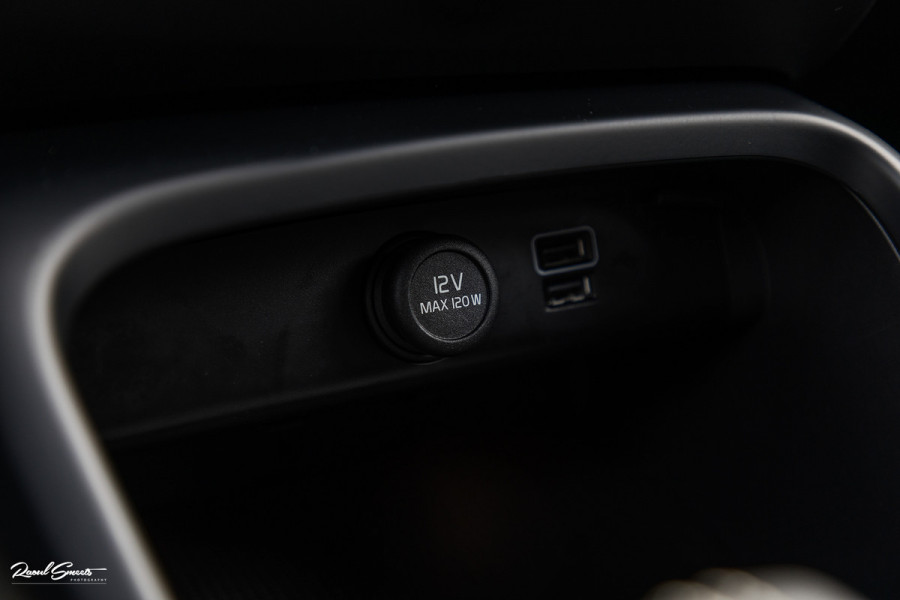 Volvo XC40 2.0 B4 R-Design | Memory | Cruise control | 360 camera | Apple carplay |