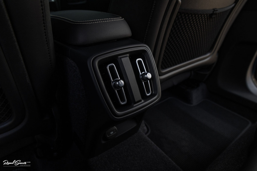 Volvo XC40 2.0 B4 R-Design | Memory | Cruise control | 360 camera | Apple carplay |