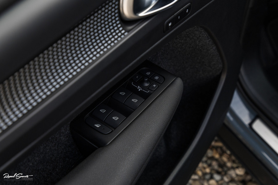 Volvo XC40 2.0 B4 R-Design | Memory | Cruise control | 360 camera | Apple carplay |
