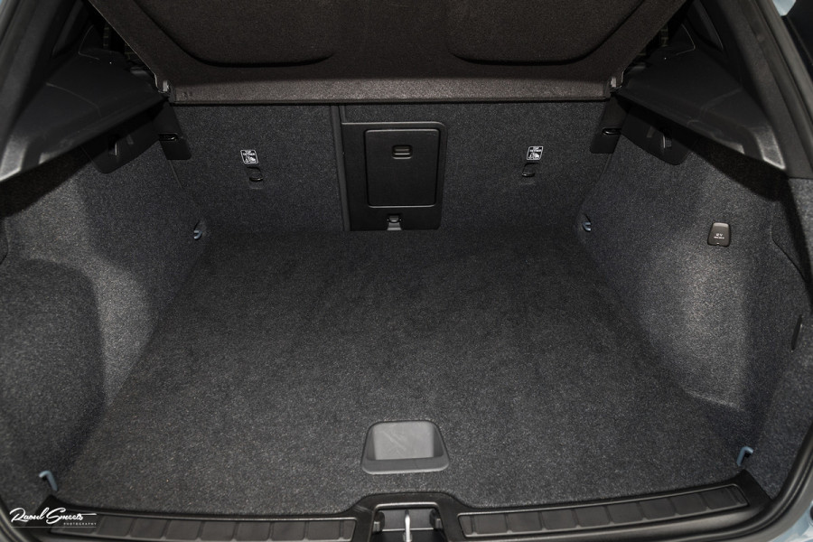 Volvo XC40 2.0 B4 R-Design | Memory | Cruise control | 360 camera | Apple carplay |