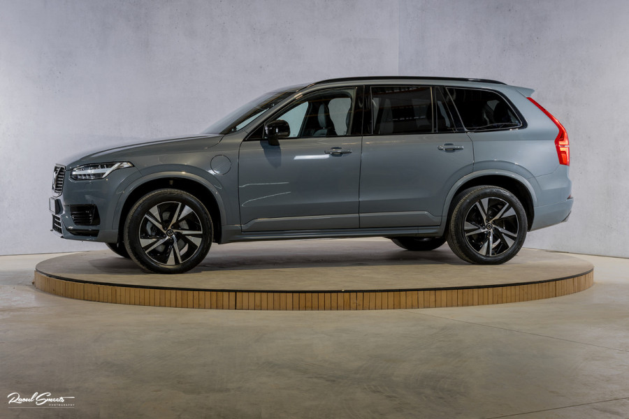 Volvo XC90 2.0 T8 Recharge AWD Plus Dark | Long Range | Zwenkbare trekhaak | Panorama dak | Adaptieve cruise | Harman Kardon | Memory |