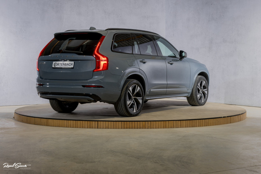 Volvo XC90 2.0 T8 Recharge AWD Plus Dark | Long Range | Zwenkbare trekhaak | Panorama dak | Adaptieve cruise | Harman Kardon | Memory |