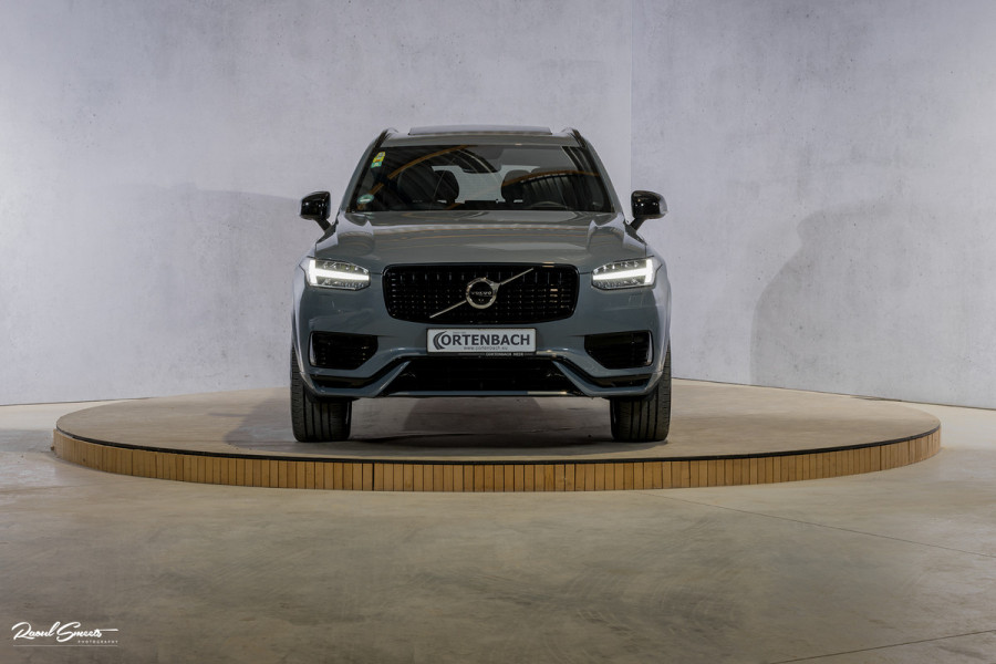 Volvo XC90 2.0 T8 Recharge AWD Plus Dark | Long Range | Zwenkbare trekhaak | Panorama dak | Adaptieve cruise | Harman Kardon | Memory |