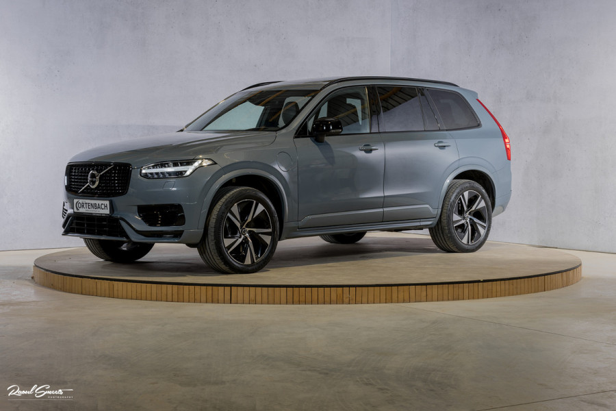 Volvo XC90 2.0 T8 Recharge AWD Plus Dark | Long Range | Zwenkbare trekhaak | Panorama dak | Adaptieve cruise | Harman Kardon | Memory |