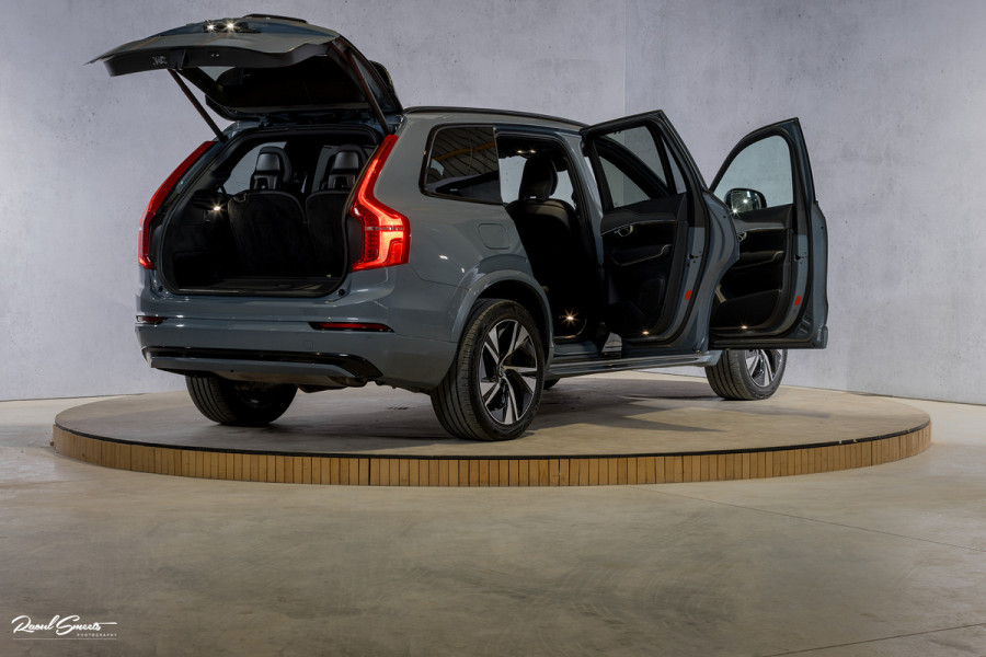 Volvo XC90 2.0 T8 Recharge AWD Plus Dark | Long Range | Zwenkbare trekhaak | Panorama dak | Adaptieve cruise | Harman Kardon | Memory |