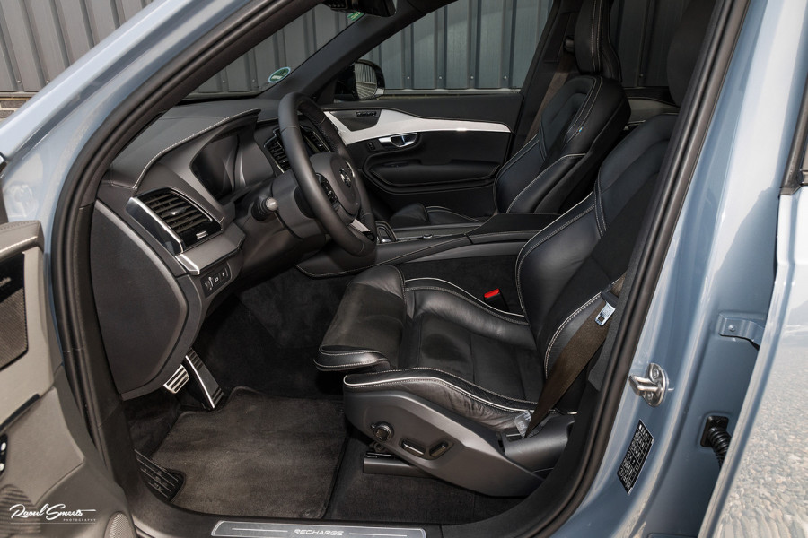Volvo XC90 2.0 T8 Recharge AWD Plus Dark | Long Range | Zwenkbare trekhaak | Panorama dak | Adaptieve cruise | Harman Kardon | Memory |